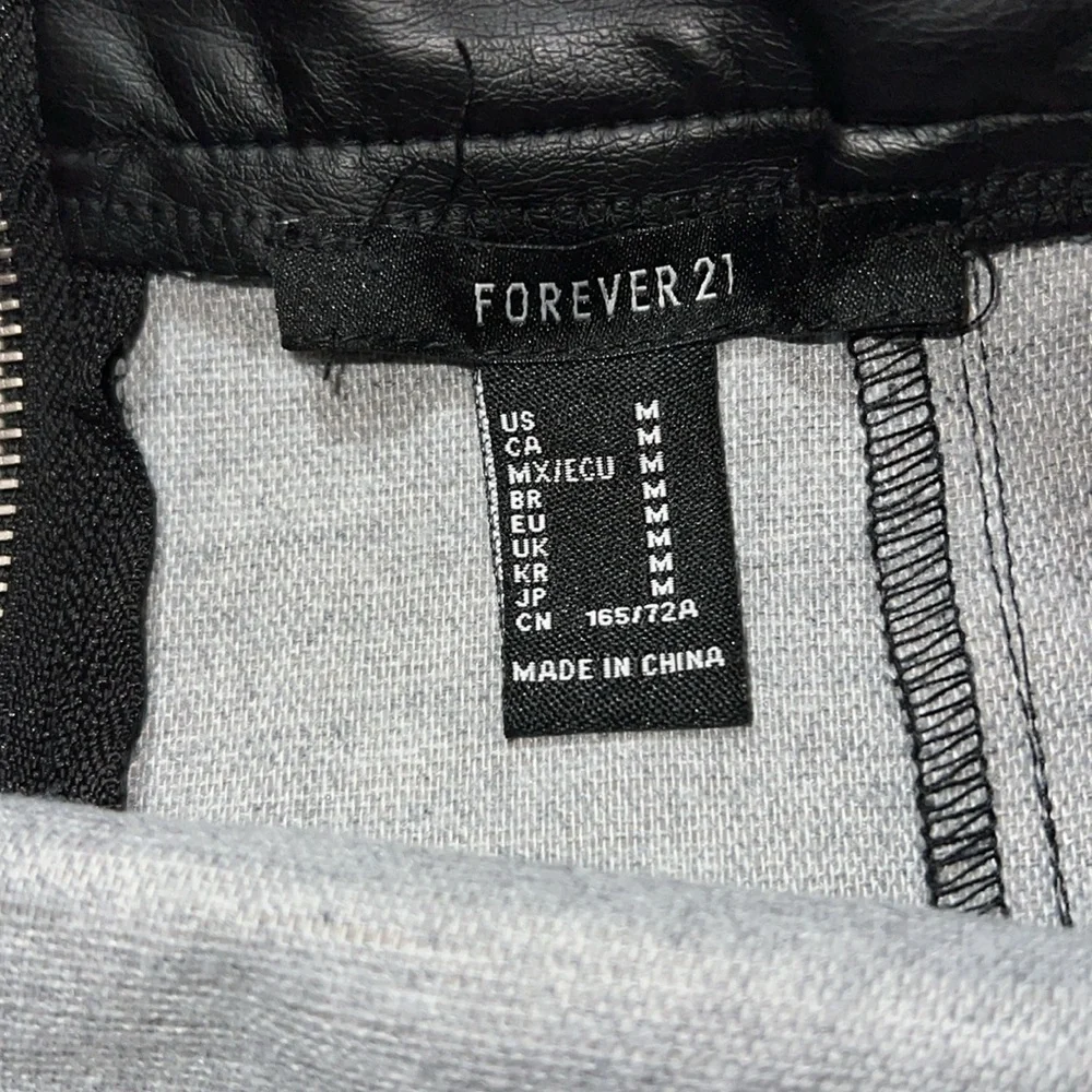 Forever 21 vegan leather mini skirt. NWOT - Picture 3 of 3